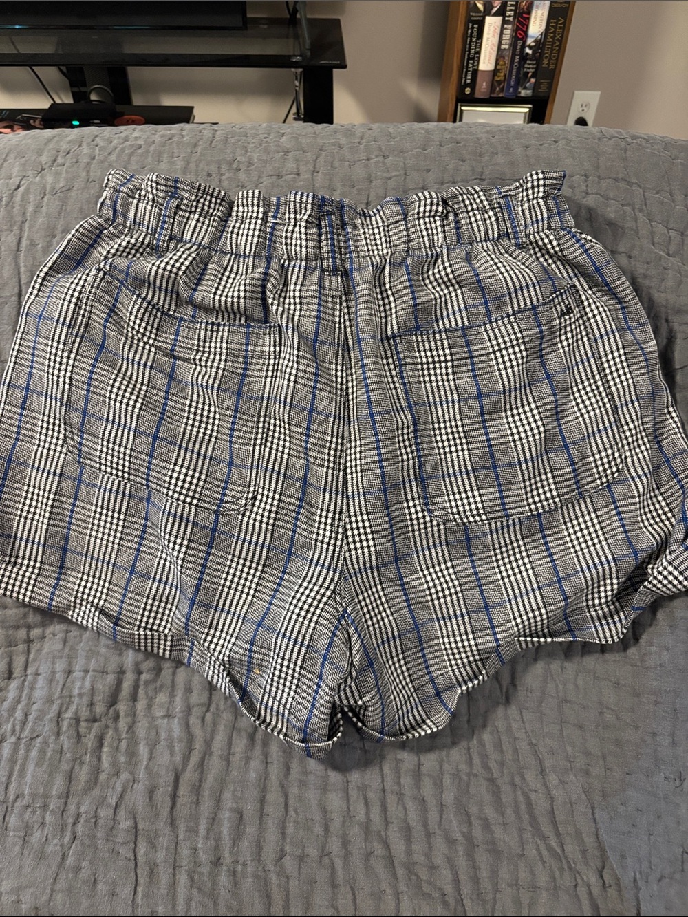 American Eagle Outfitters Grey, White & Blue Plaid High-Waist Shorts - Picture 2 of 2